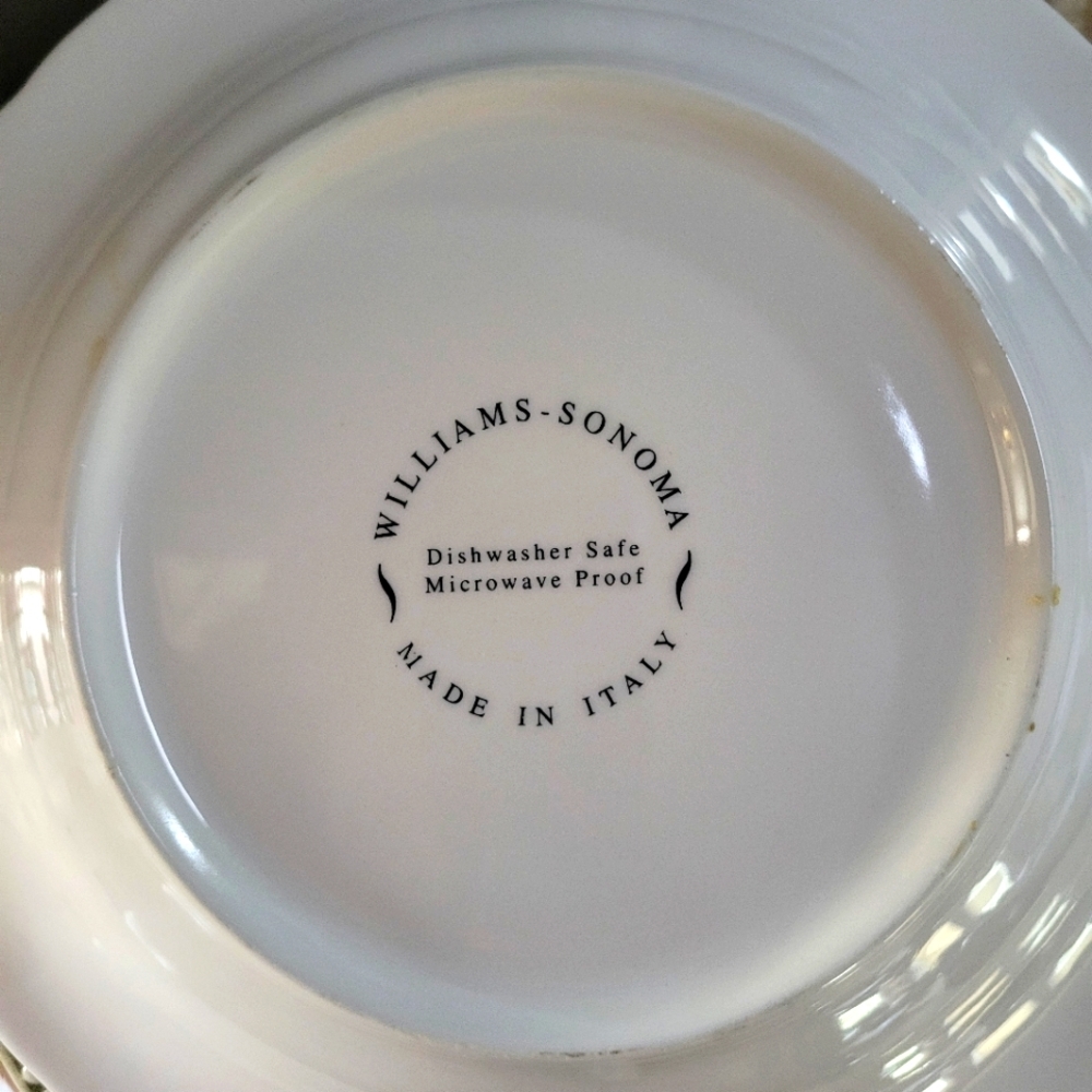Williams Sonoma Napa Sage Grape Leaf Bowl - Picture 2 of 3